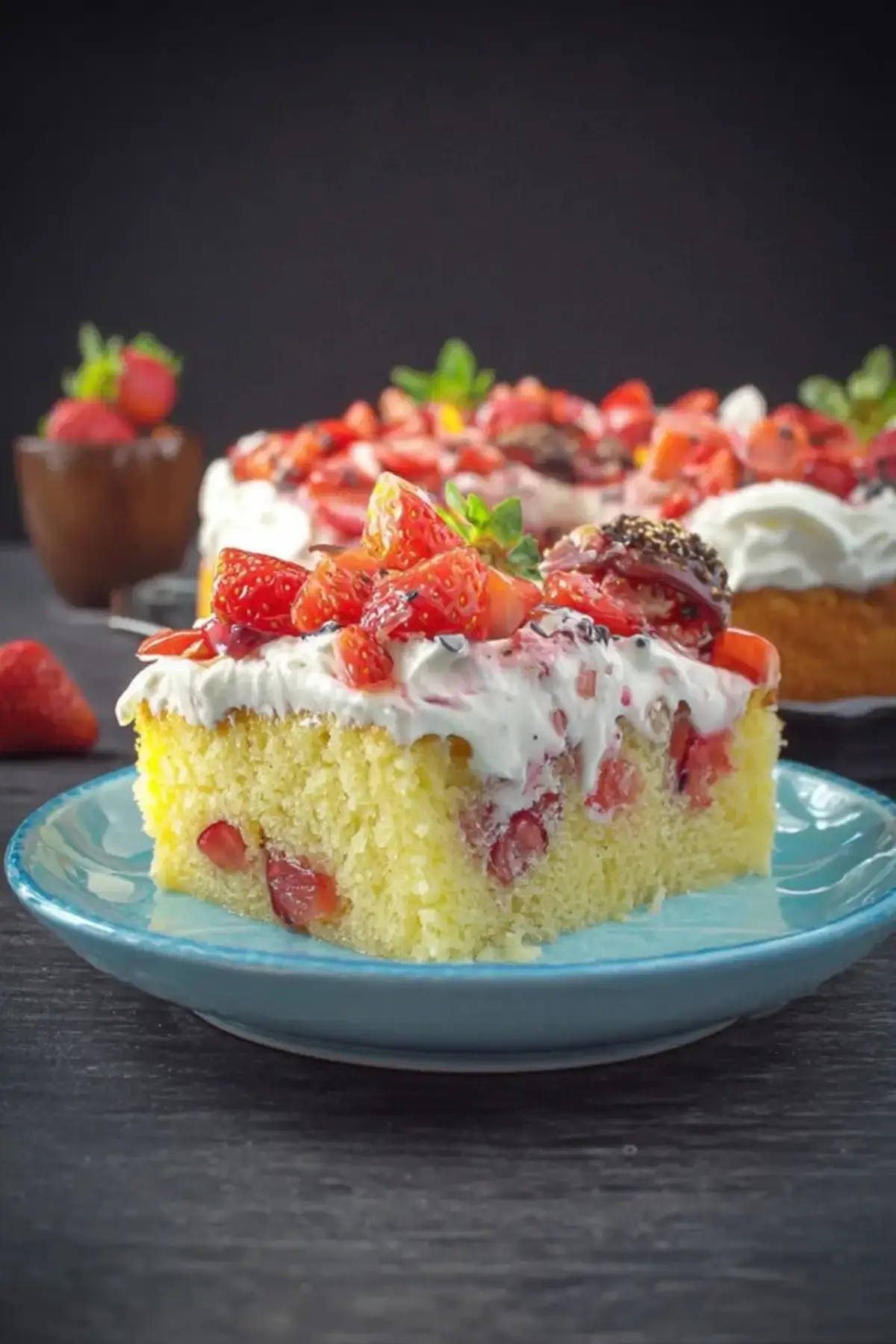 Fantakuchen vom Blech mit Schmand Erdbeeren