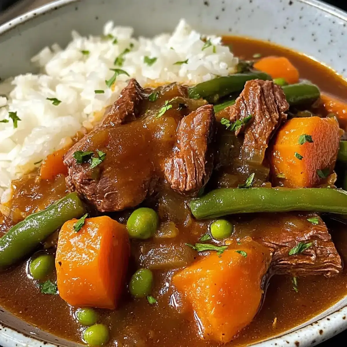 Herzhaftes Rindfleisch-Eintopf-Bowl