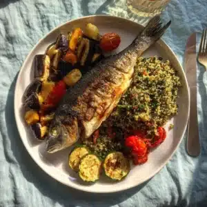 Hähnchen-Frikadellen mit Kräuter-Dip und Radieschensalat