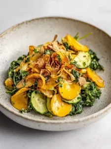 Karamellisierter Zitronen-Zucchini- und Grünkohlsalat