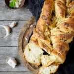 Knoblauch Kyse Zupfbrot