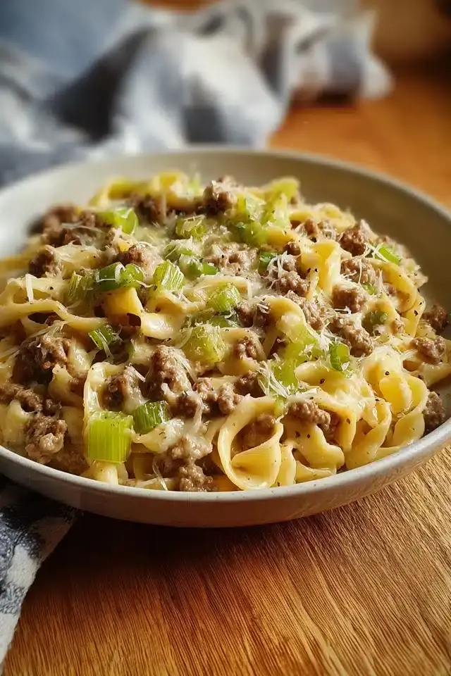 Käse Lauch Pasta mit Hackfleisch Rezept