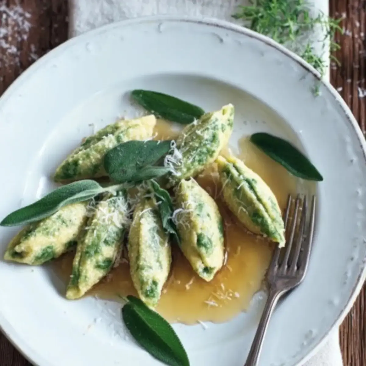 Malfatti mit brauner Butter und Salbei