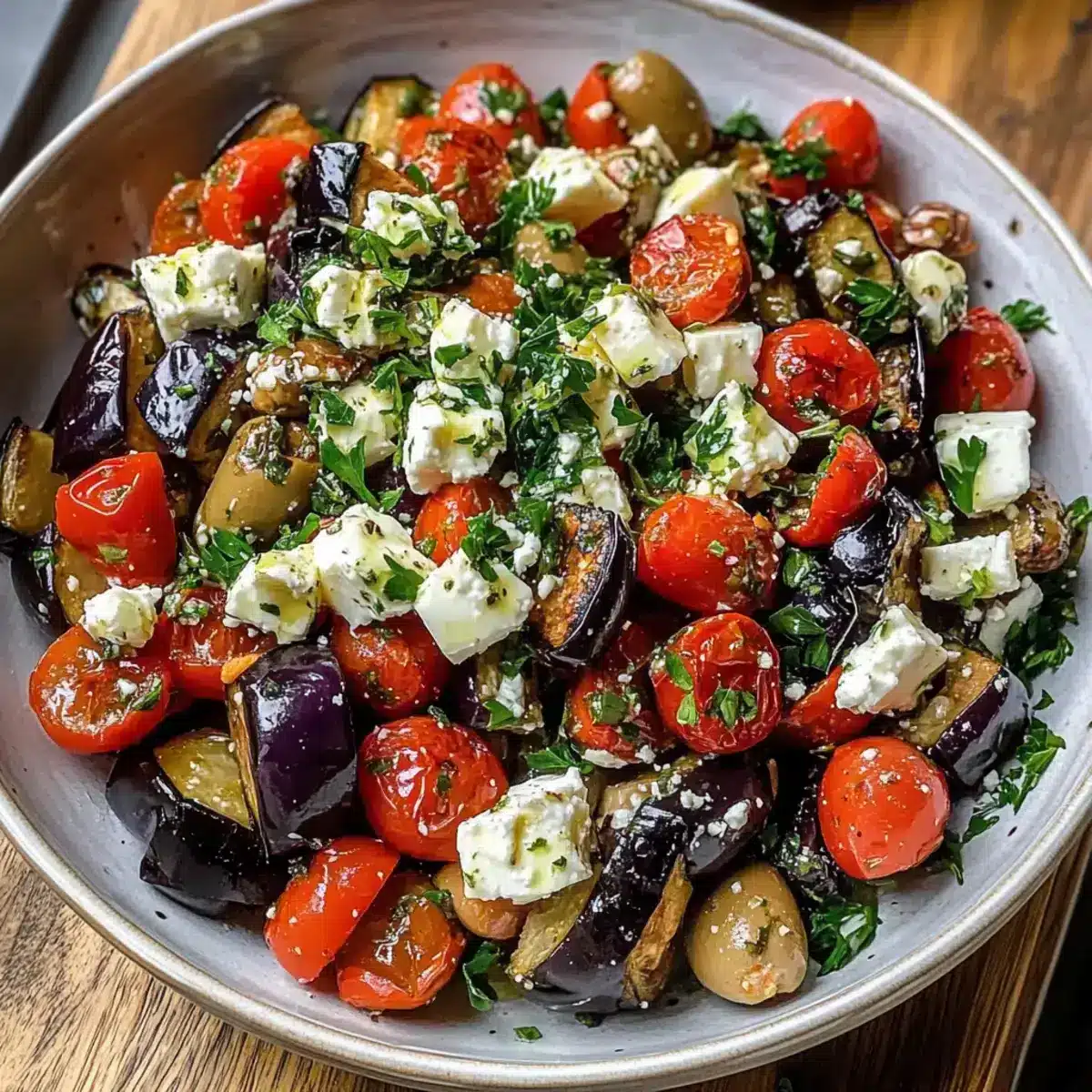 Mittelmeer gerösteter Auberginensalat