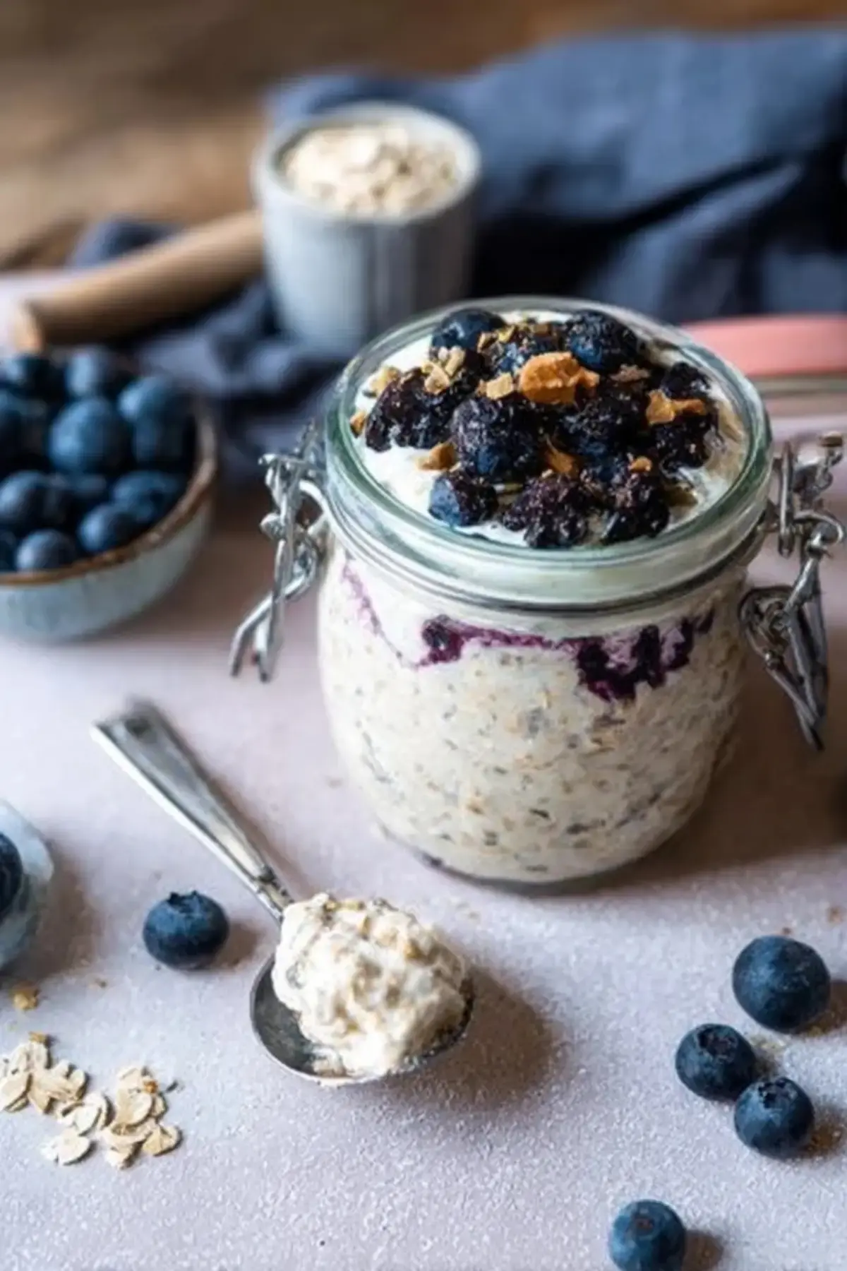 Overnight Oats mit Quark und Heidelbeeren