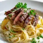 Pikantes Steak Gorgonzola Alfredo Mit Cremiger Parmesan Sose