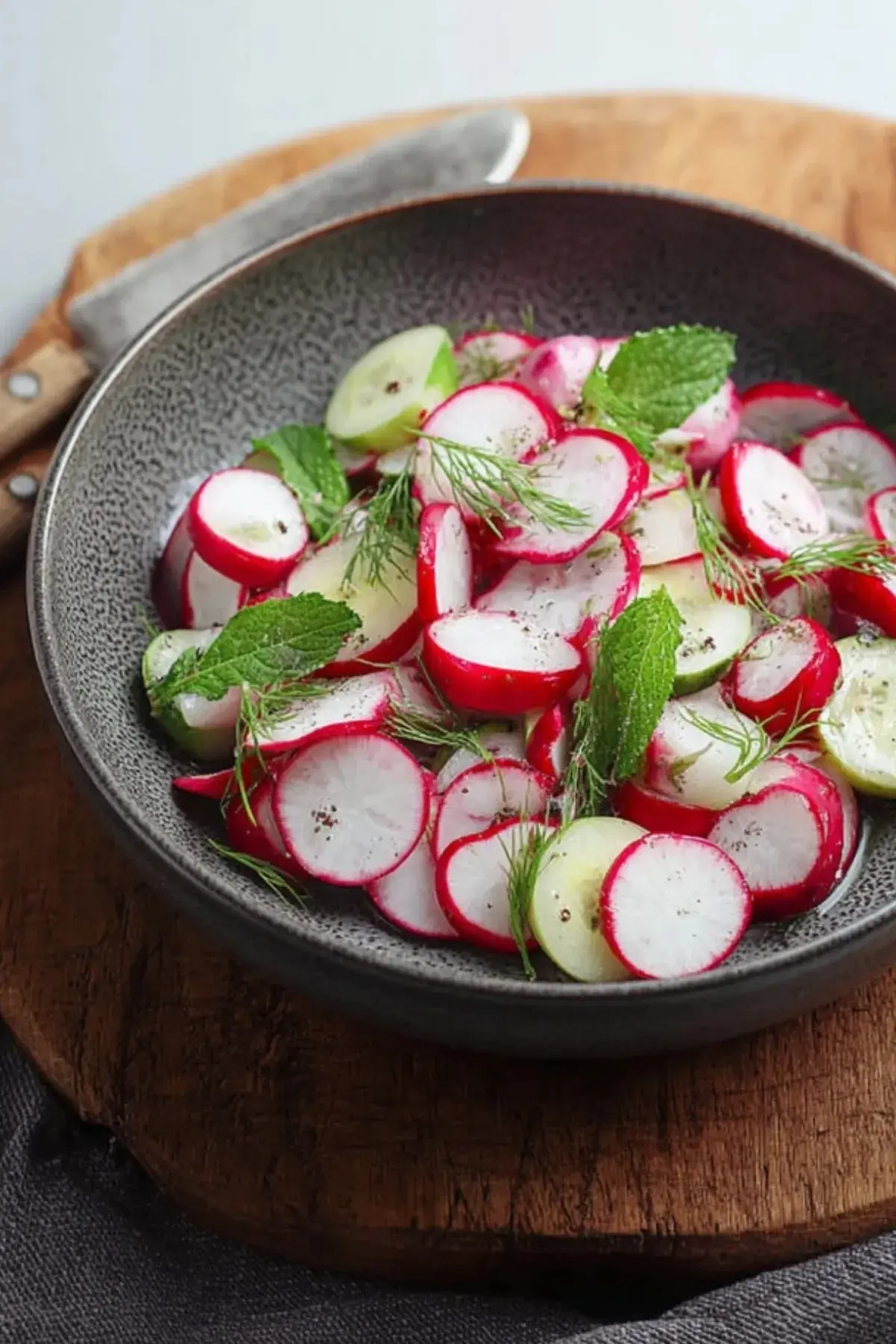 Radieschen Salat mit Apfel