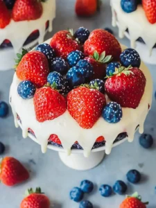 Schnelles Dessert Rote, Weiße und Blaue Erdbeeren