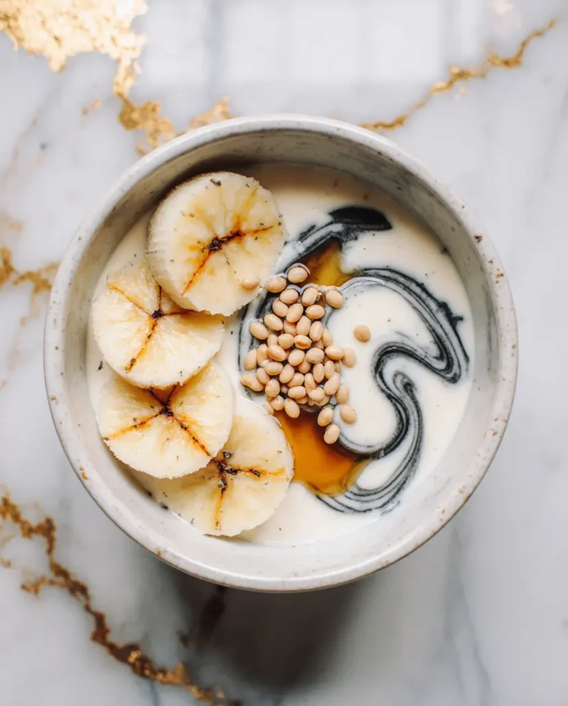 Schwarzsesam Joghurt Schüssel