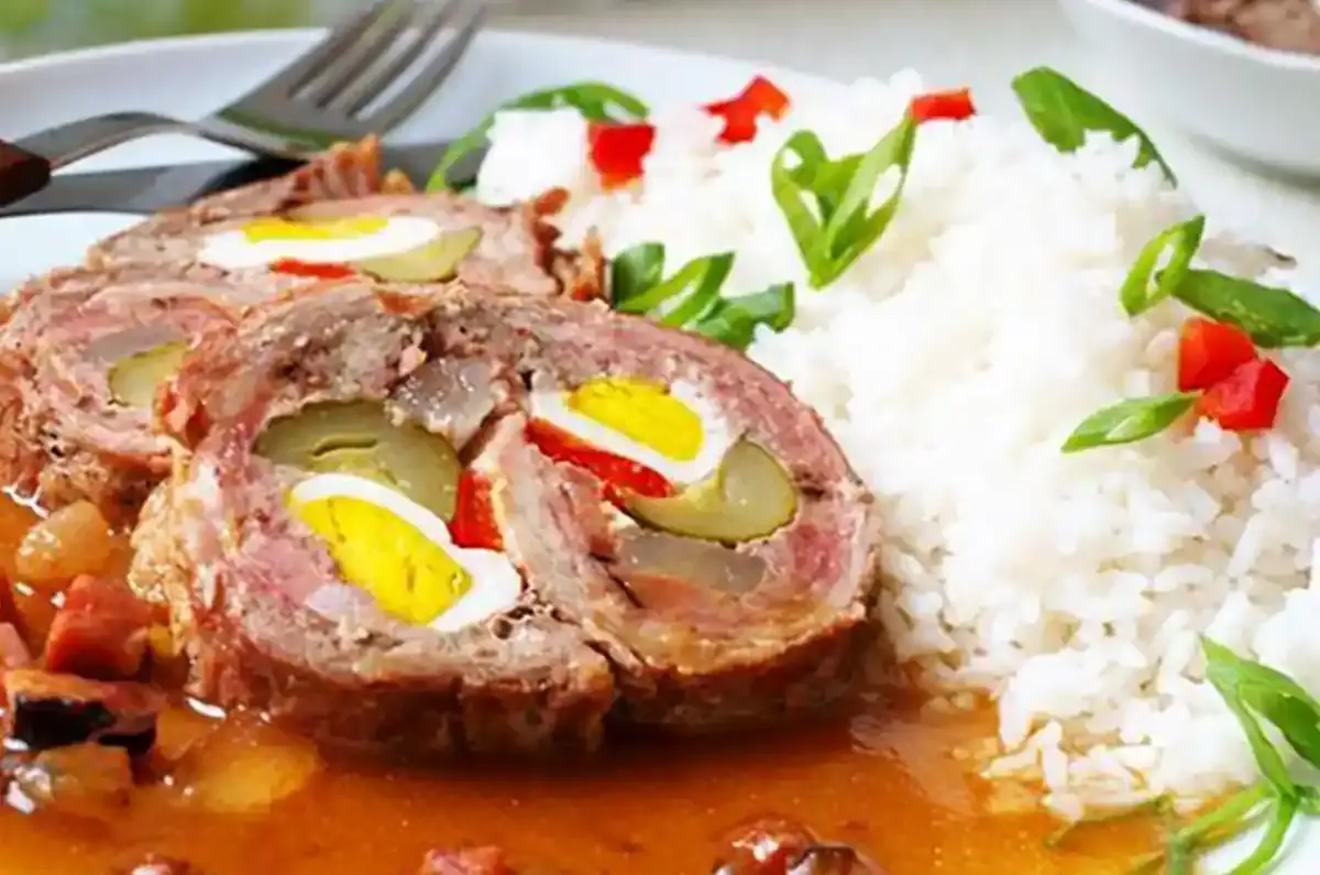 Schweinerouladen mit Reis und Gemüse