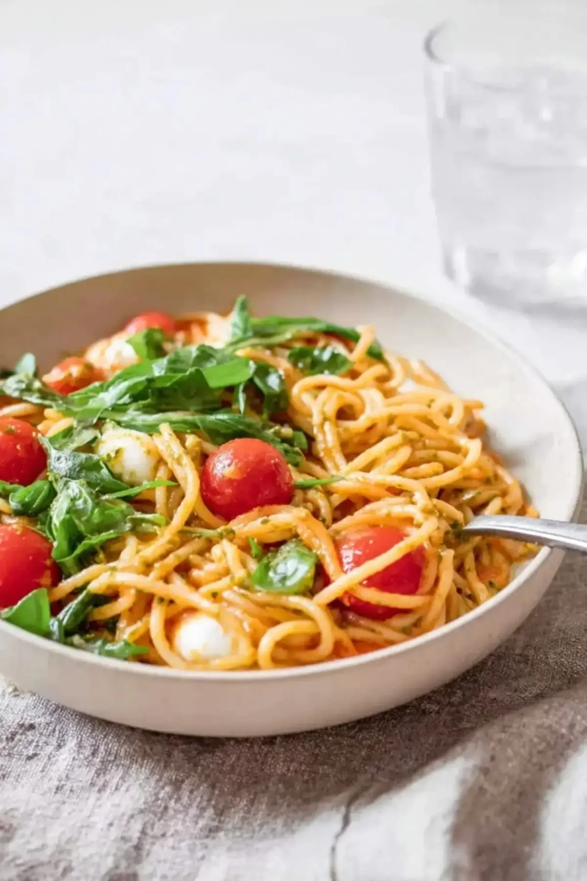 Spaghettisalat mit Pesto
