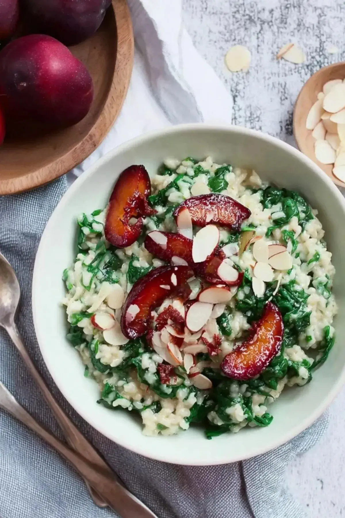 Spinat Gorgonzola Risotto Mandelpflaumen