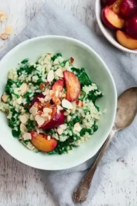 Spinat Gorgonzola Risotto mit Mandelpflaumen