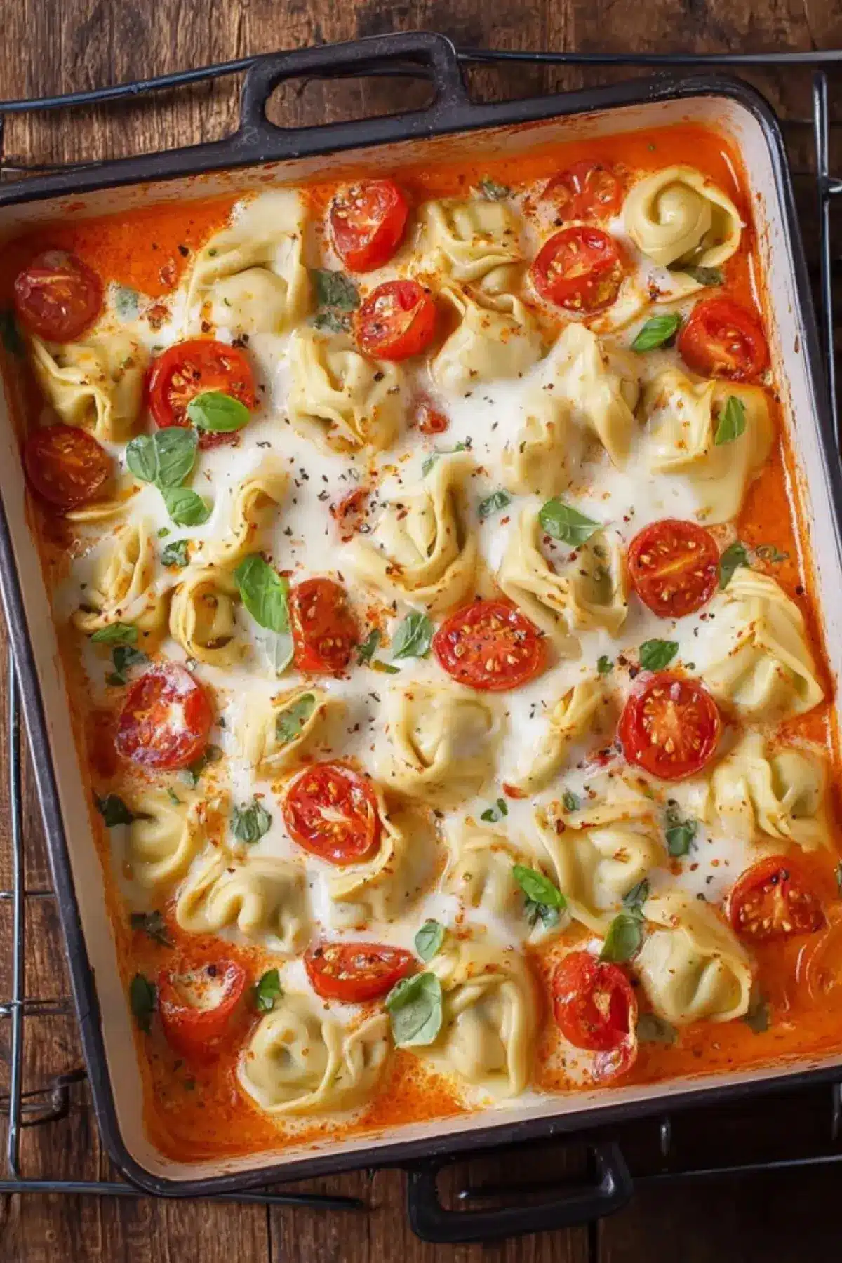 Tortellini Auflauf mit Tomaten und Mozzarella