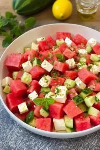Wassermelonen Feta Salat mit Gurke und Minze