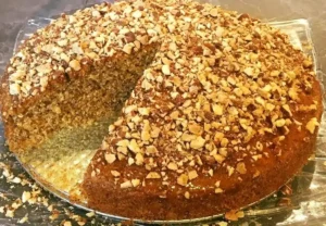 Saftiger Haselnusskuchen mit Kuvertüre