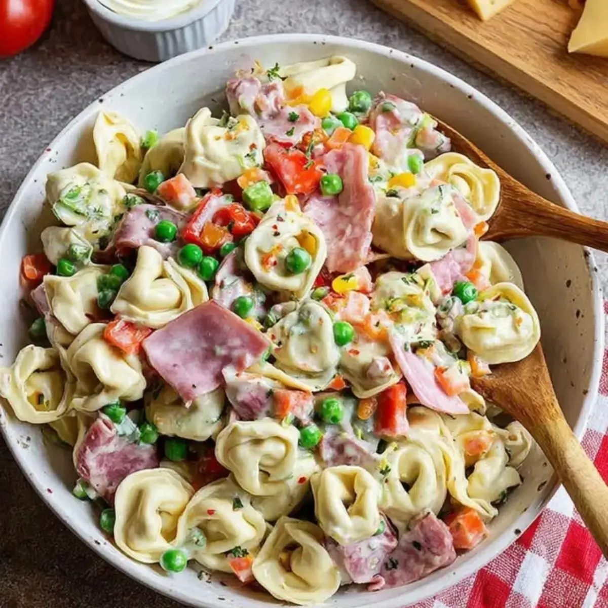 Tortellinisalat mit Schinken