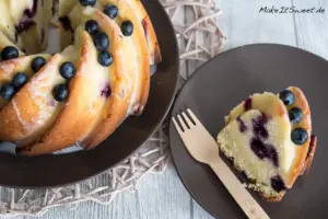 Gugelhupf mit Blaubeeren, Zitrone und Buttermilch