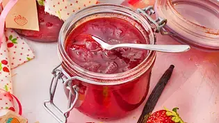 Quark-Grieß-Auflauf mit Erdbeeren 2 Quark-Grieß-Auflauf mit Erdbeeren