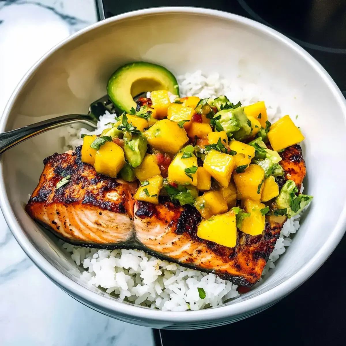 Perfekte BBQ Lachs-Schalen mit Mango-Avocado-Salsa 2 BBQ Lachs-Schalen