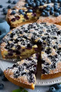 Klassischer saftiger Blaubeerkuchen