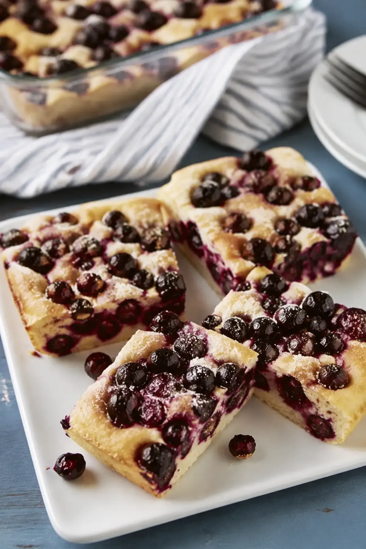 Blechkuchen mit roten Trauben
