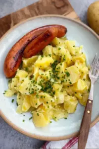 Summer-Bowl mit Erdnuss-Frikadellen